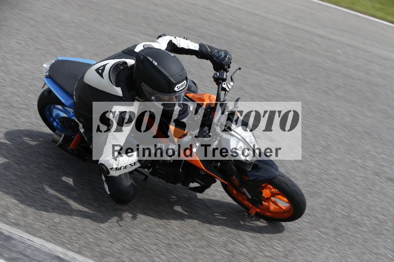 /Archiv-2024/29 12.06.2024 MOTO.CH Track Day ADR/Gruppe blau/8